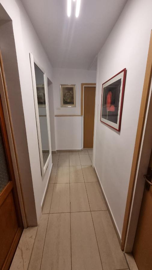 Apartment Vestibul Inn Сплит Экстерьер фото